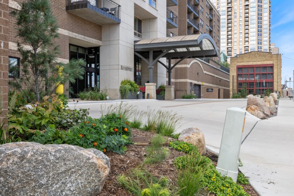 Landscaping along the front exterior of RiverWest